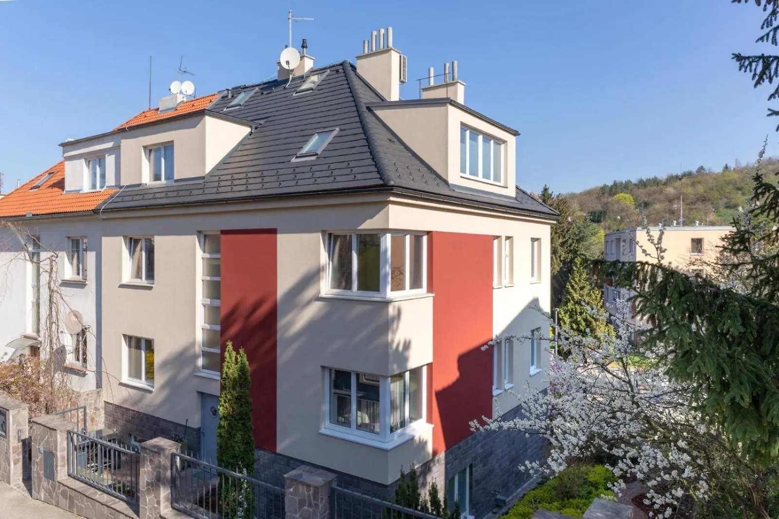 Apartman 3Kk - 115M2 V Klidne Lokalite - Praha 4